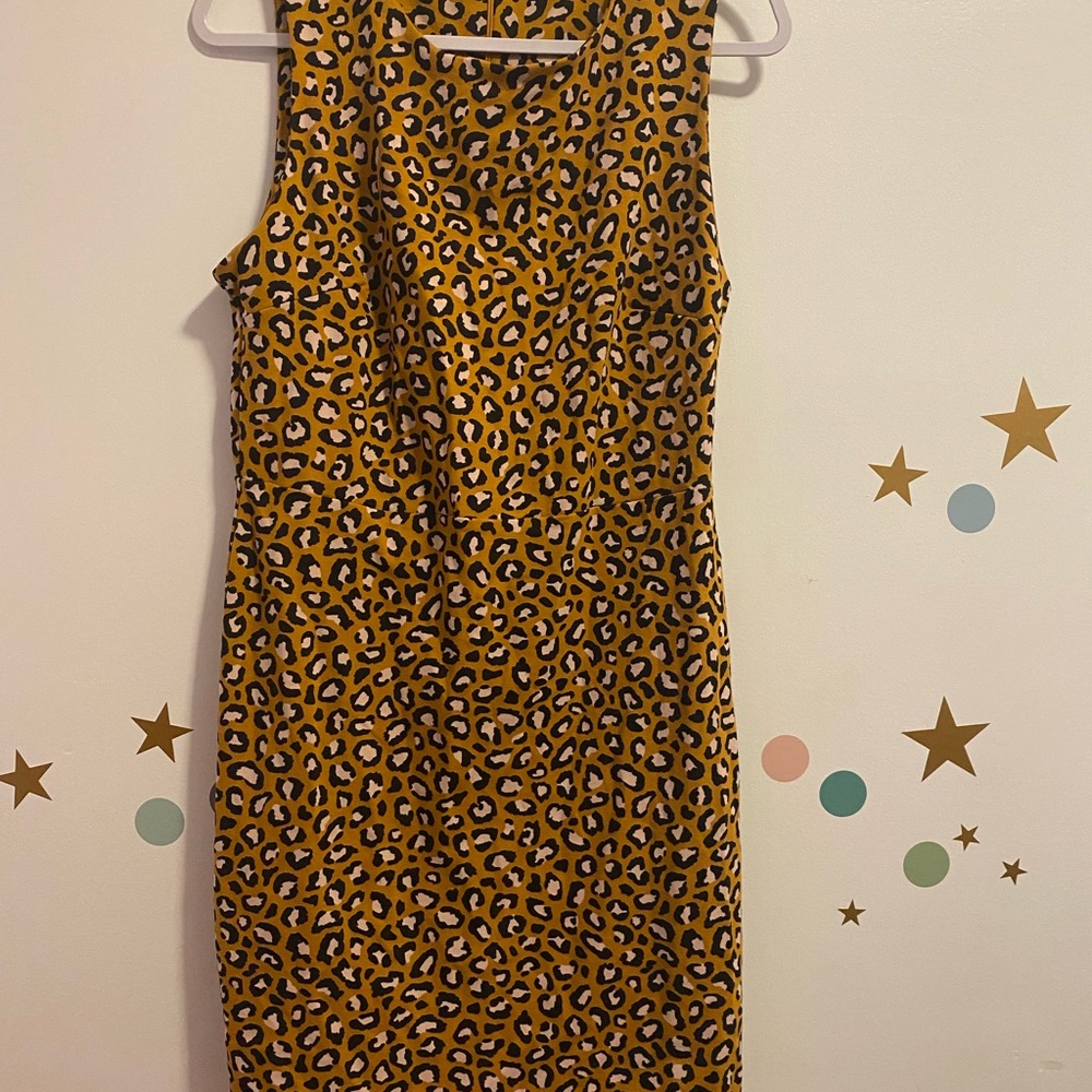 Old Navy leopard print shift dress
